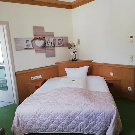 Gartenhotel Salzach 3* בורגהאוזן